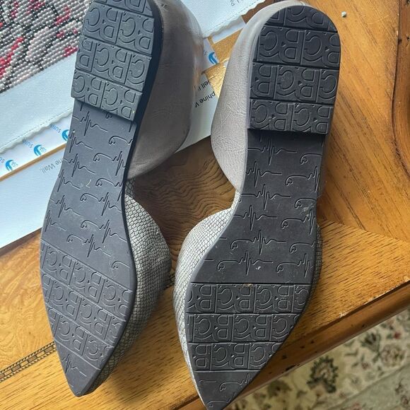 ADAPTABLE FLAT from Stitch Fix! Matches so much! - Picture 3 of 6